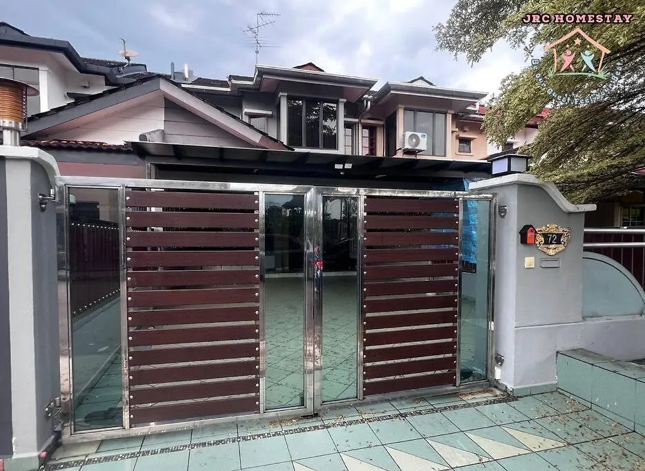 Jrc Homestay Pj 1310 Permas Jaya Johor Bahru Holiday home